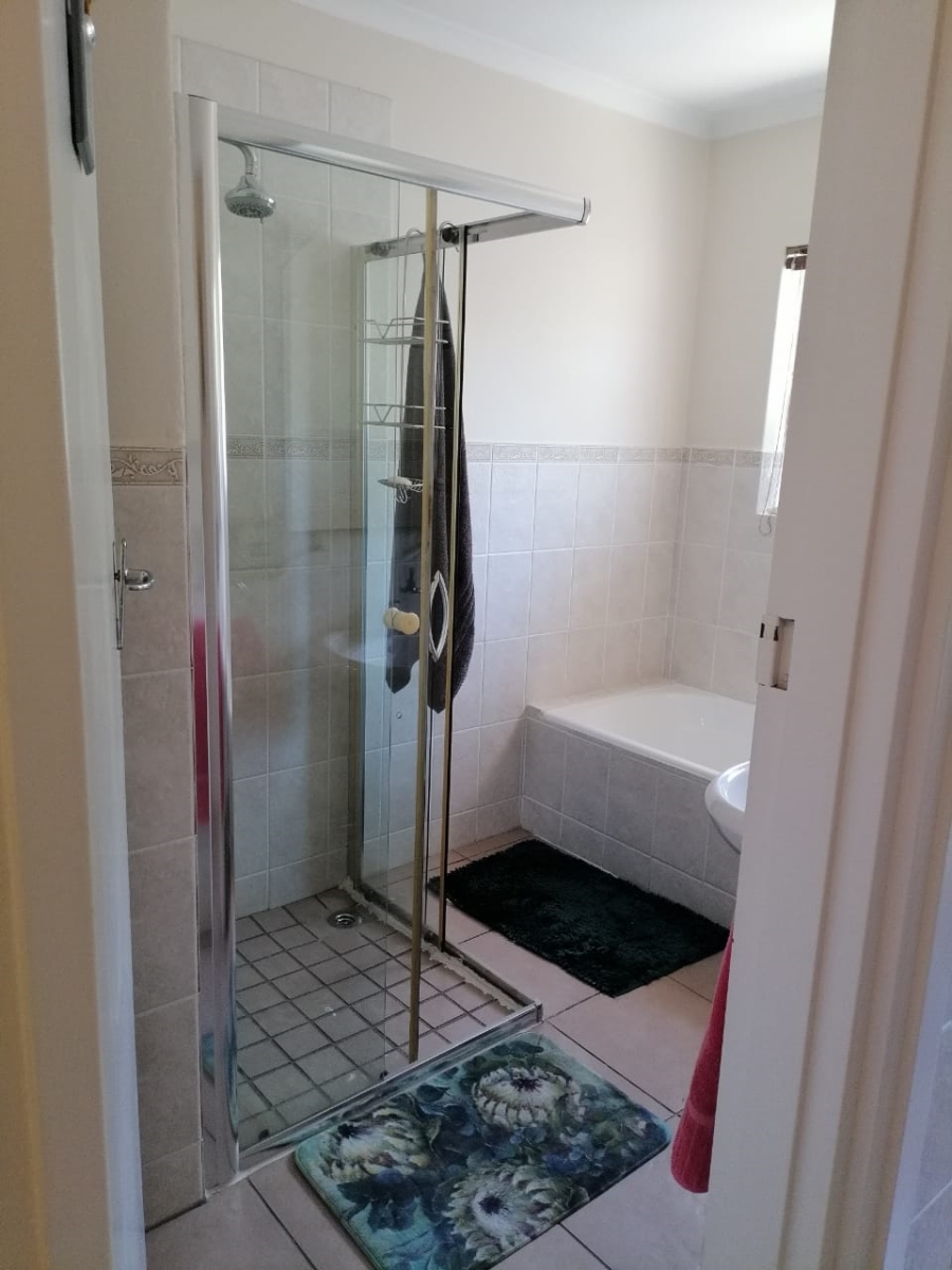 To Let 4 Bedroom Property for Rent in Heldervue Western Cape